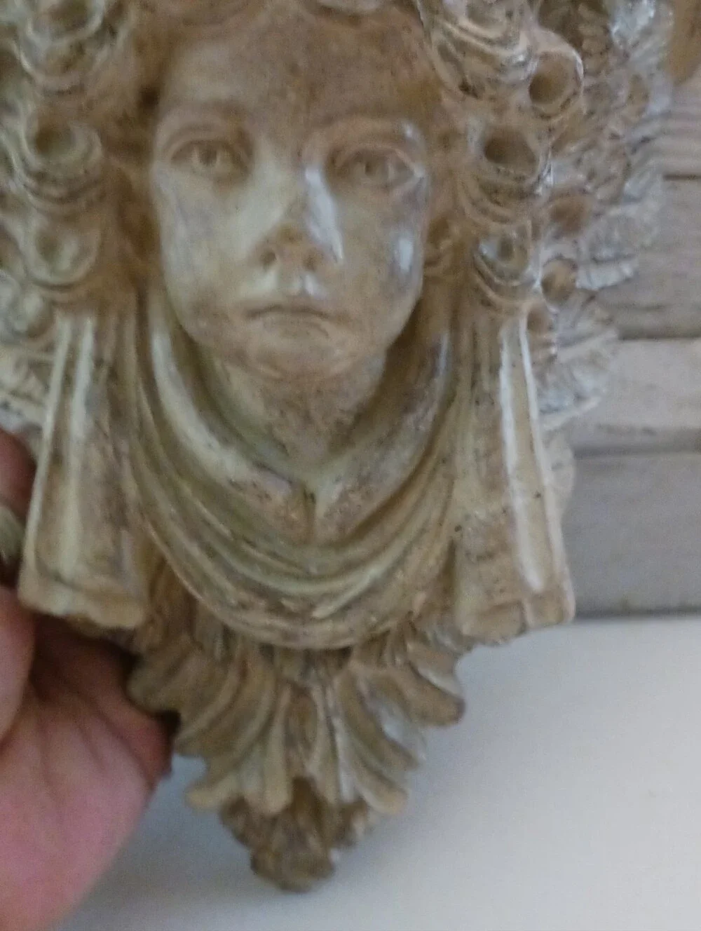Ornate Resin Wall Angel Shelf in Antique Cream